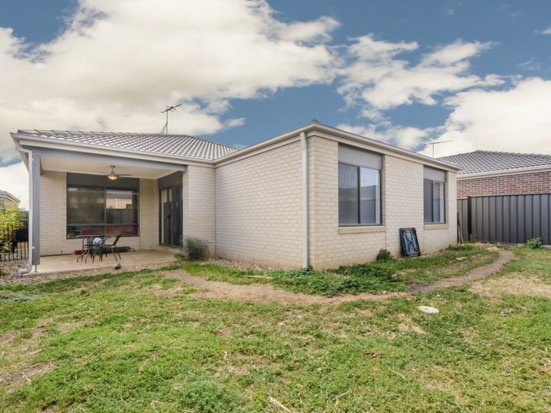 Photo - 16 Bevan Court, Point Cook VIC 3030 - Image 7