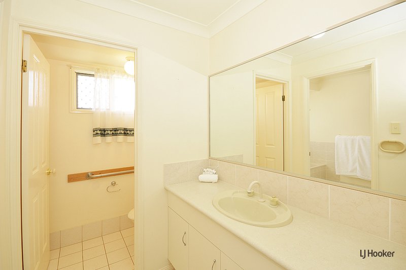 Photo - 16 Birkdale Court, Banora Point NSW 2486 - Image 6