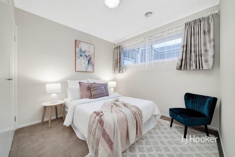 Photo - 16 Biscay Street, Point Cook VIC 3030 - Image 14