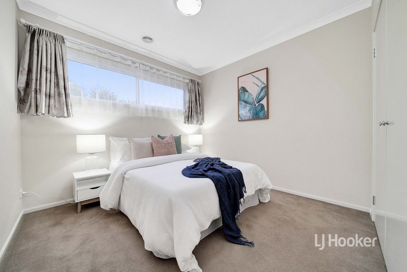 Photo - 16 Biscay Street, Point Cook VIC 3030 - Image 15