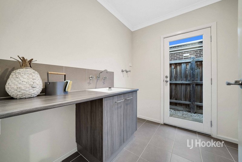 Photo - 16 Biscay Street, Point Cook VIC 3030 - Image 19