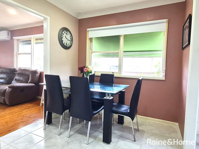 Photo - 16 Bland Street, Bradbury NSW 2560 - Image 6