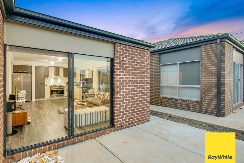 Photo - 16 Bobby Drive, Tarneit VIC 3029 - Image 18