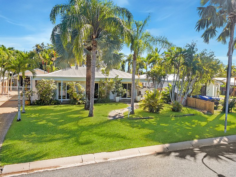 Photo - 16 Bondi Crescent, Kewarra Beach QLD 4879 - Image