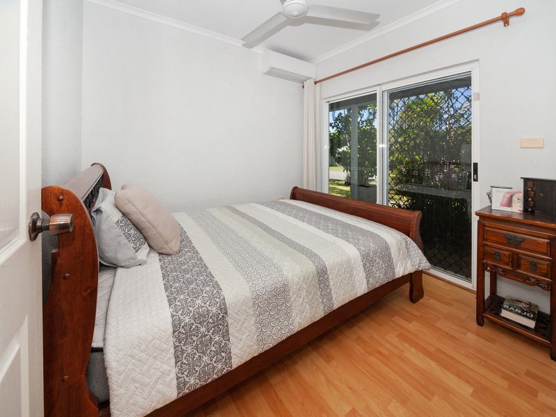 Photo - 16 Bondi Crescent, Kewarra Beach QLD 4879 - Image 8