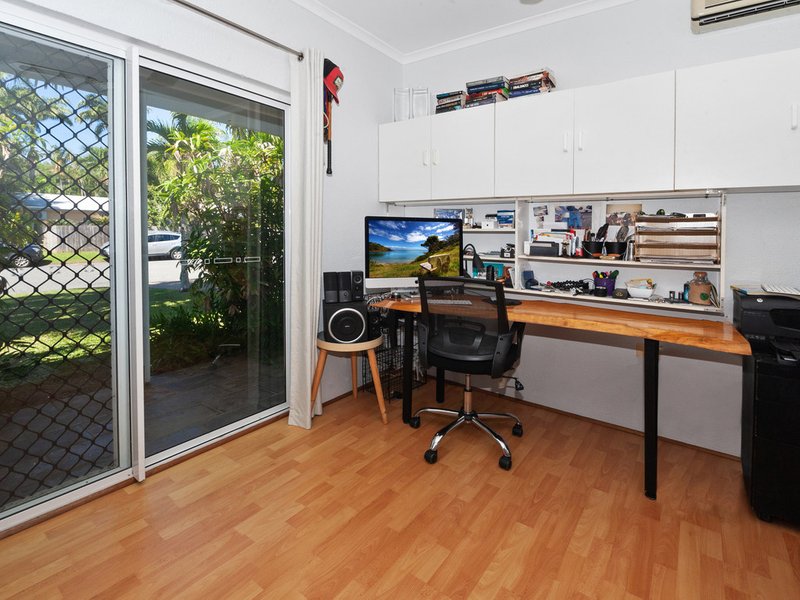 Photo - 16 Bondi Crescent, Kewarra Beach QLD 4879 - Image 9