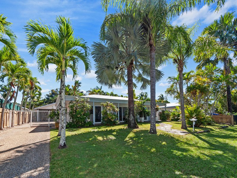 Photo - 16 Bondi Crescent, Kewarra Beach QLD 4879 - Image 15