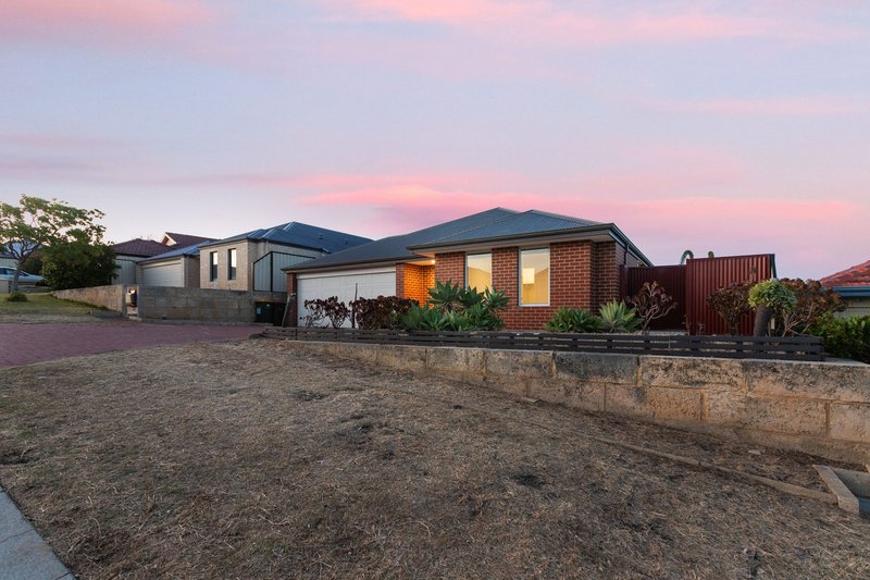 Photo - 16 Boranup Avenue, Clarkson WA 6030 - Image 4