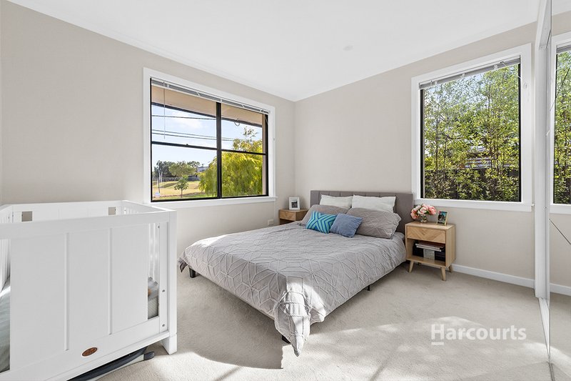 Photo - 16 Bottlebrush Drive, Doveton VIC 3177 - Image 6