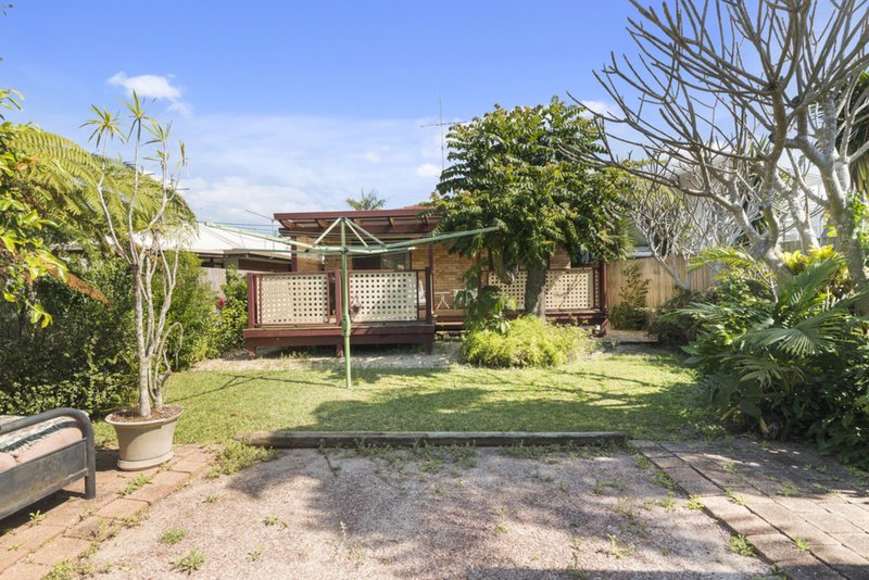 Photo - 16 Boundary Street, Currumbin Waters QLD 4223 - Image 11