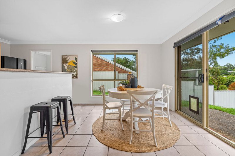 Photo - 16 Bounty Way, Pacific Pines QLD 4211 - Image 4