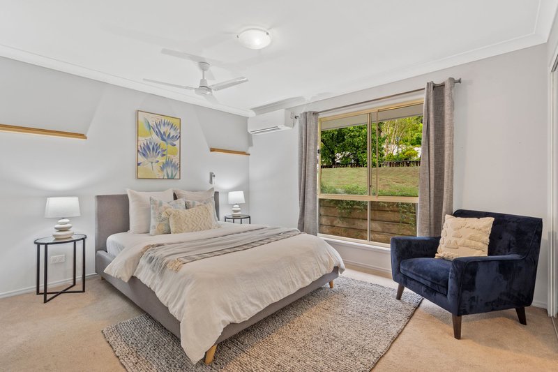 Photo - 16 Bounty Way, Pacific Pines QLD 4211 - Image 9