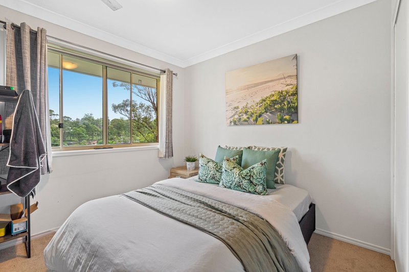 Photo - 16 Bounty Way, Pacific Pines QLD 4211 - Image 12