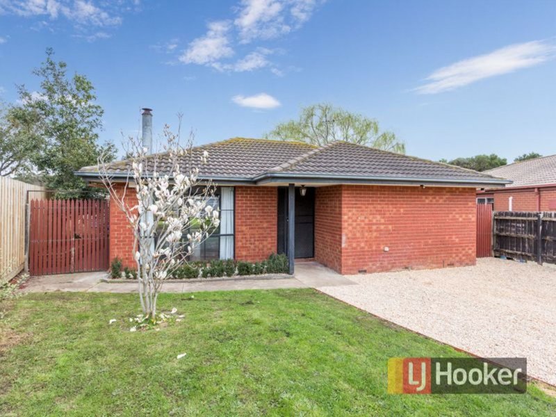 16 Bradley Way, Cranbourne West VIC 3977