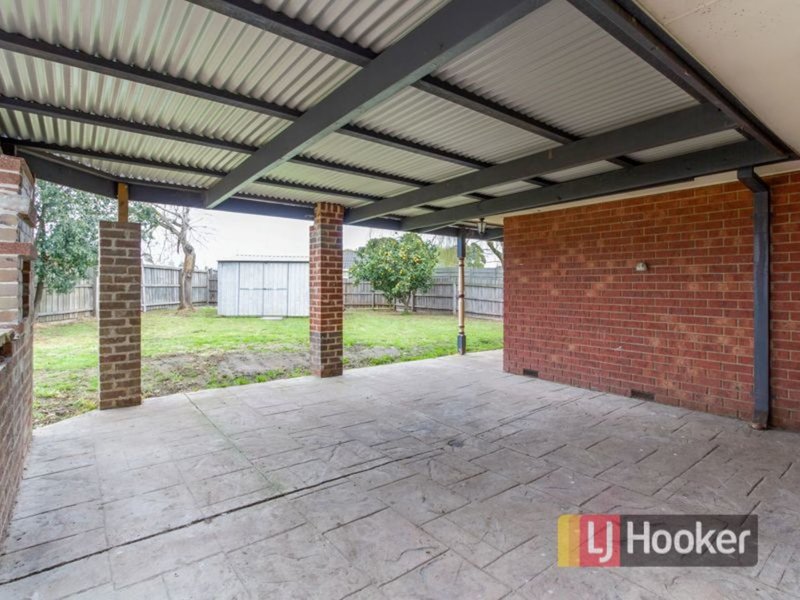 Photo - 16 Bradley Way, Cranbourne West VIC 3977 - Image 11