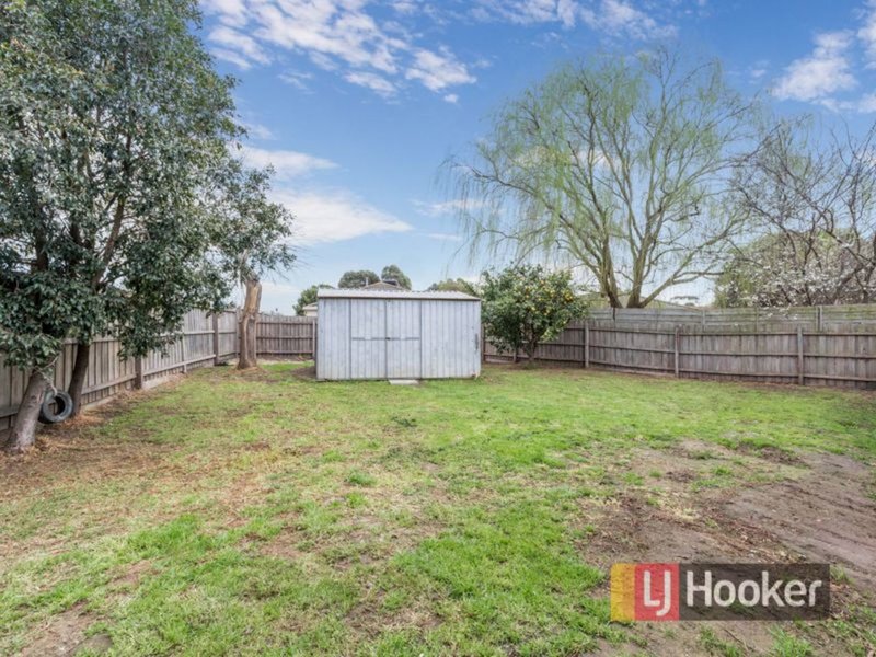 Photo - 16 Bradley Way, Cranbourne West VIC 3977 - Image 13