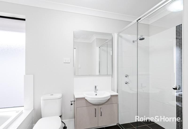 Photo - 16 Braeside Crescent, The Ponds NSW 2769 - Image 4