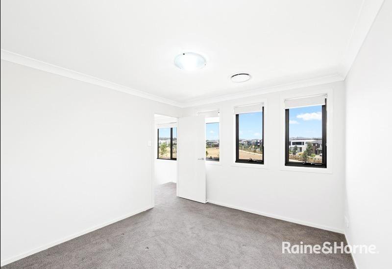 Photo - 16 Braeside Crescent, The Ponds NSW 2769 - Image 6