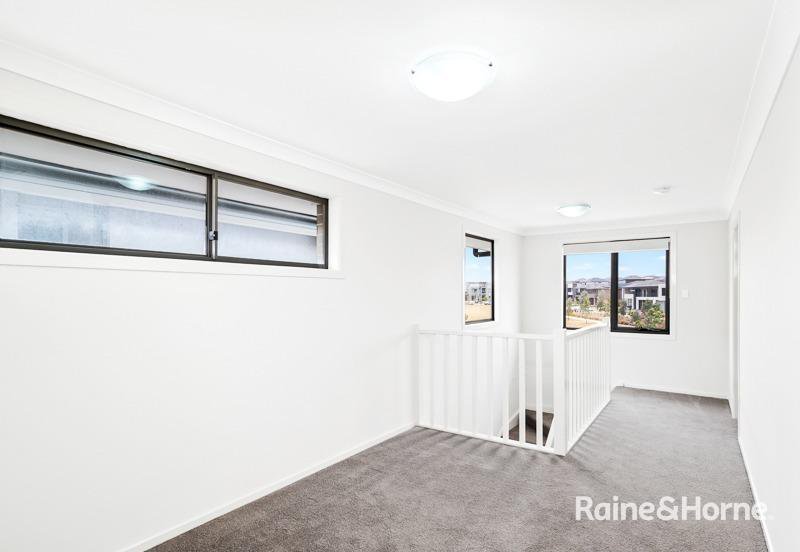 Photo - 16 Braeside Crescent, The Ponds NSW 2769 - Image 7