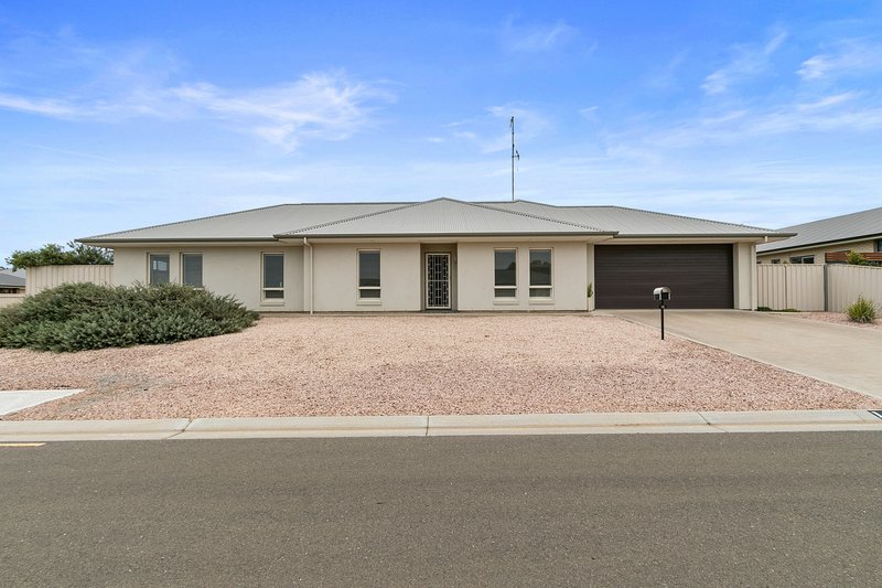 16 Bray Street, Moonta Bay SA 5558