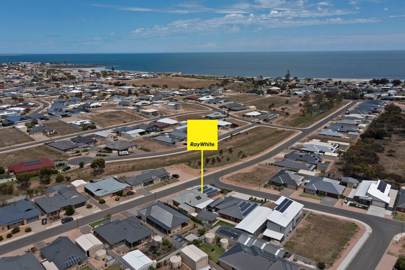 Photo - 16 Bray Street, Moonta Bay SA 5558 - Image 2