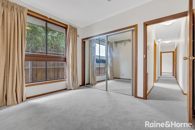 Photo - 16 Bremen Court, Keilor Downs VIC 3038 - Image 14