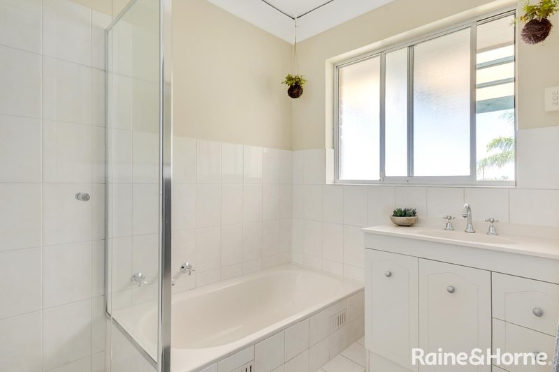 Photo - 16 Brenda Avenue, Morphett Vale SA 5162 - Image 12