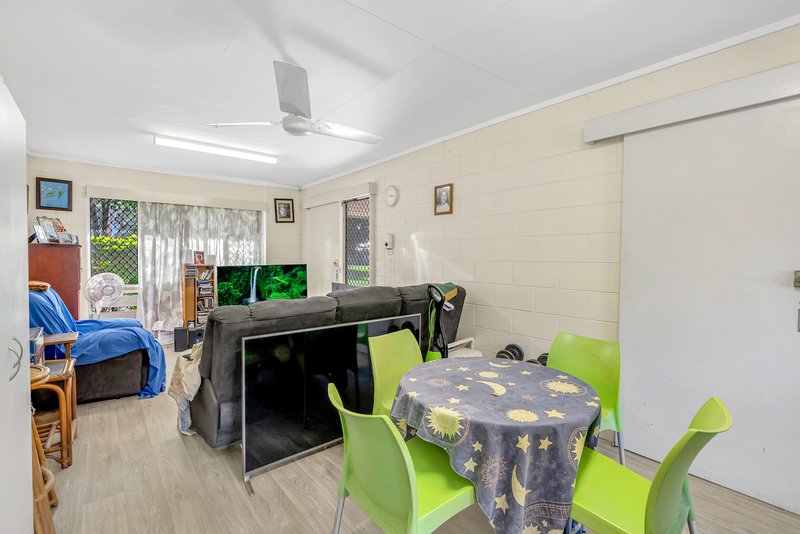 Photo - 16 Brennan Street, Manunda QLD 4870 - Image 5