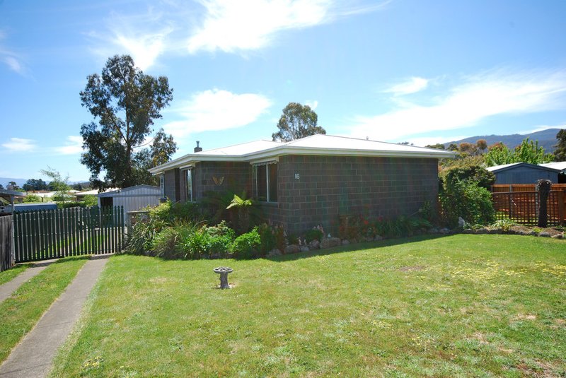 16 Britten Street, New Norfolk TAS 7140