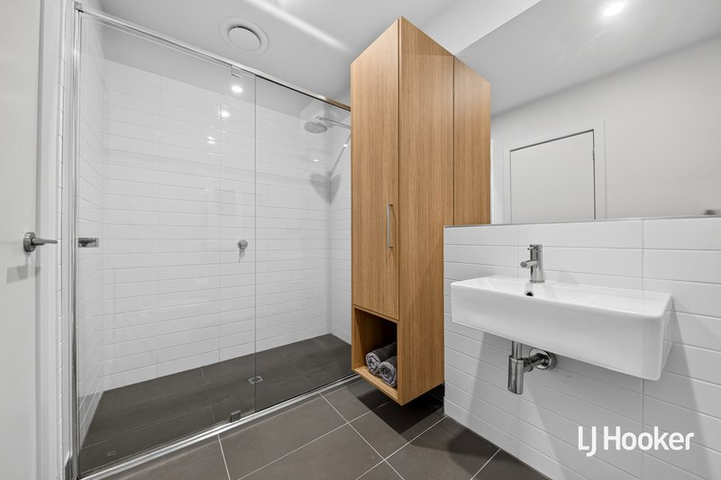Photo - 16 Broadside Walk, Point Cook VIC 3030 - Image 4
