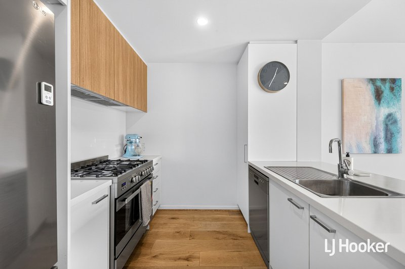 Photo - 16 Broadside Walk, Point Cook VIC 3030 - Image 6