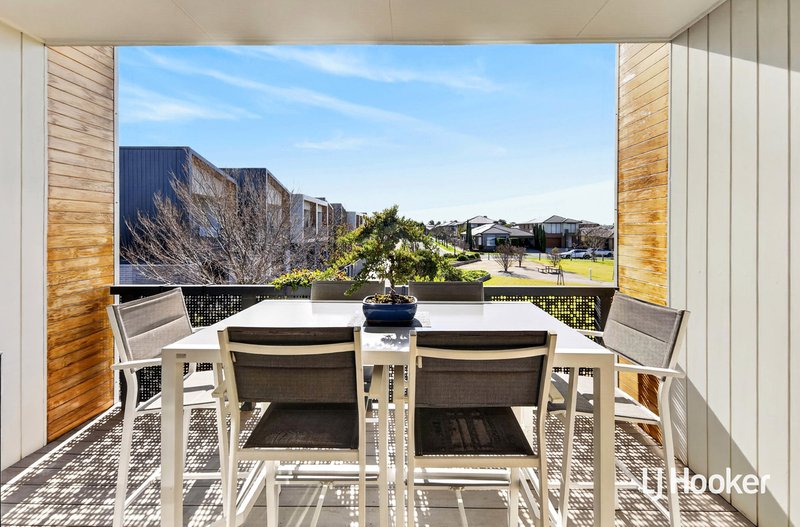 Photo - 16 Broadside Walk, Point Cook VIC 3030 - Image 8