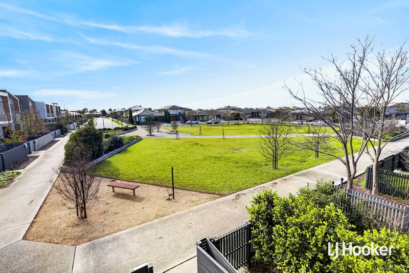 Photo - 16 Broadside Walk, Point Cook VIC 3030 - Image 10