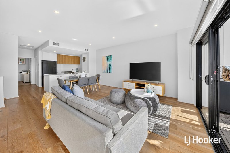 Photo - 16 Broadside Walk, Point Cook VIC 3030 - Image 11