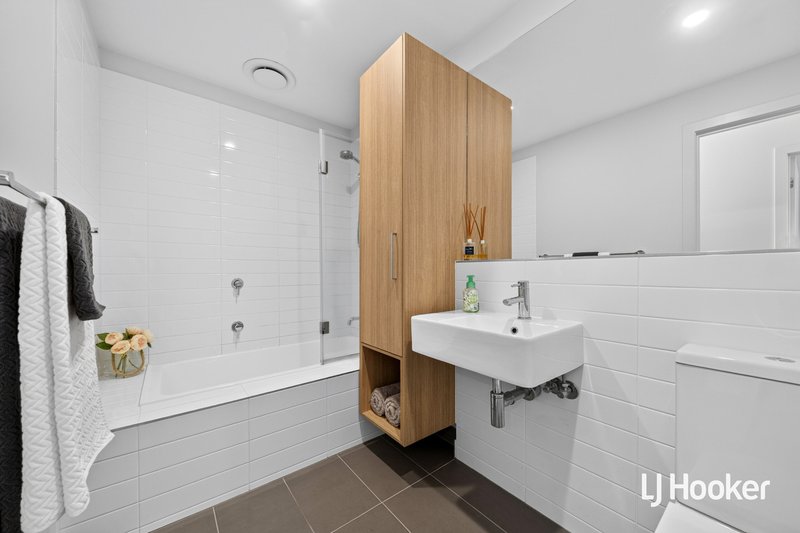 Photo - 16 Broadside Walk, Point Cook VIC 3030 - Image 15