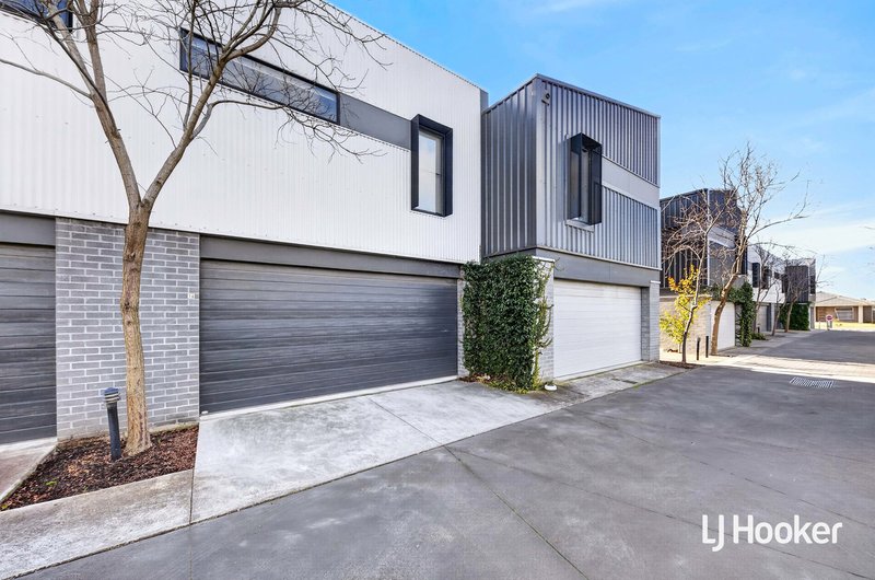 Photo - 16 Broadside Walk, Point Cook VIC 3030 - Image 16
