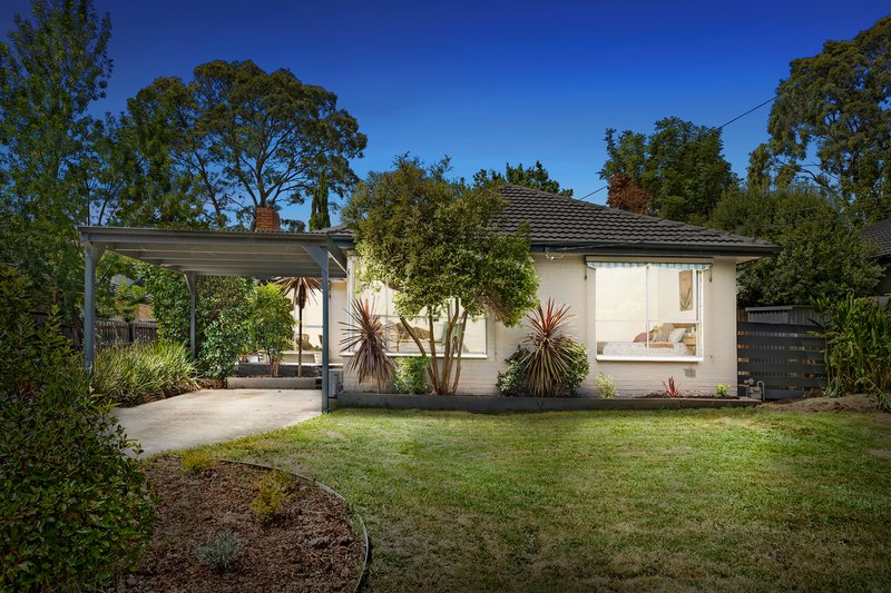 16 Broughton Avenue, Croydon VIC 3136