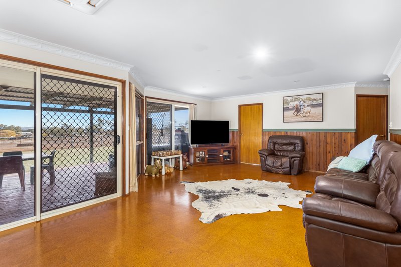 Photo - 16 Brown Close, Gracemere QLD 4702 - Image 4