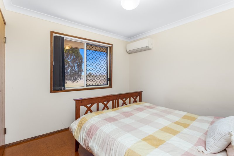 Photo - 16 Brown Close, Gracemere QLD 4702 - Image 7
