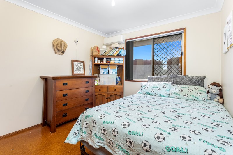 Photo - 16 Brown Close, Gracemere QLD 4702 - Image 9