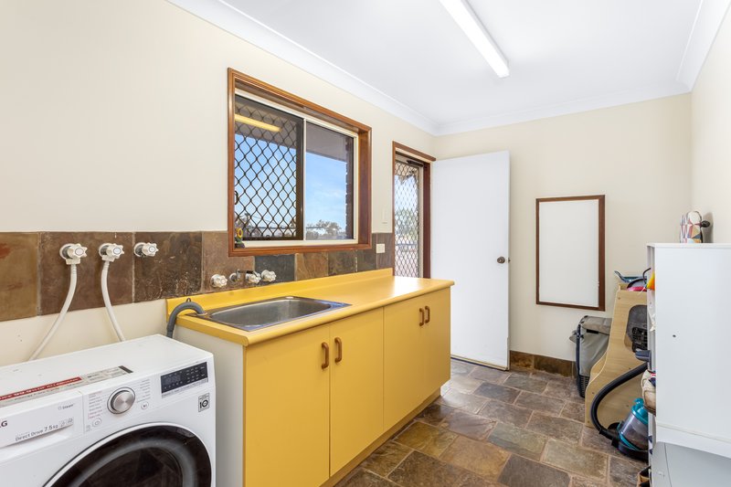 Photo - 16 Brown Close, Gracemere QLD 4702 - Image 11