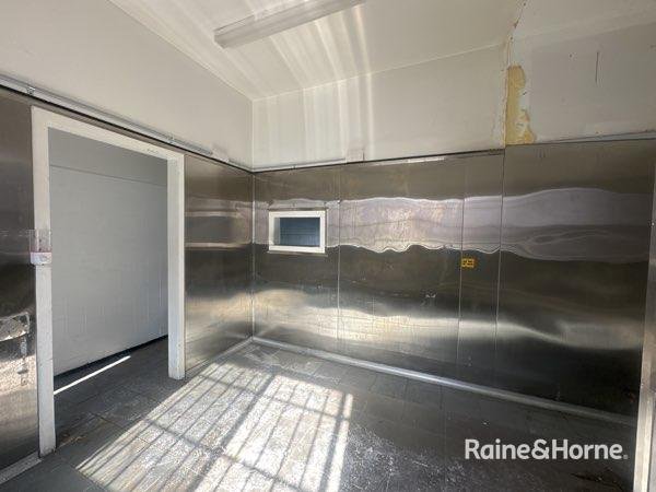 Photo - 16 Buckingham Avenue, Springvale VIC 3171 - Image 5