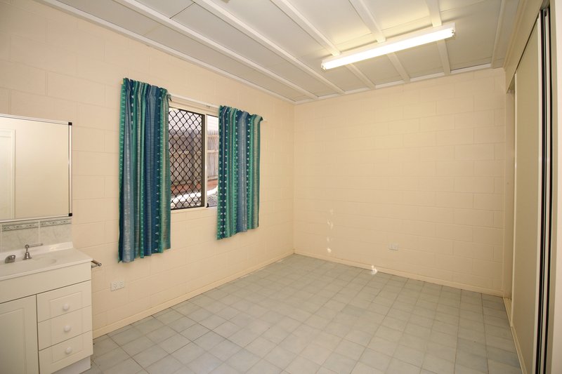 Photo - 16 Bullock Street, Wulguru QLD 4811 - Image 5