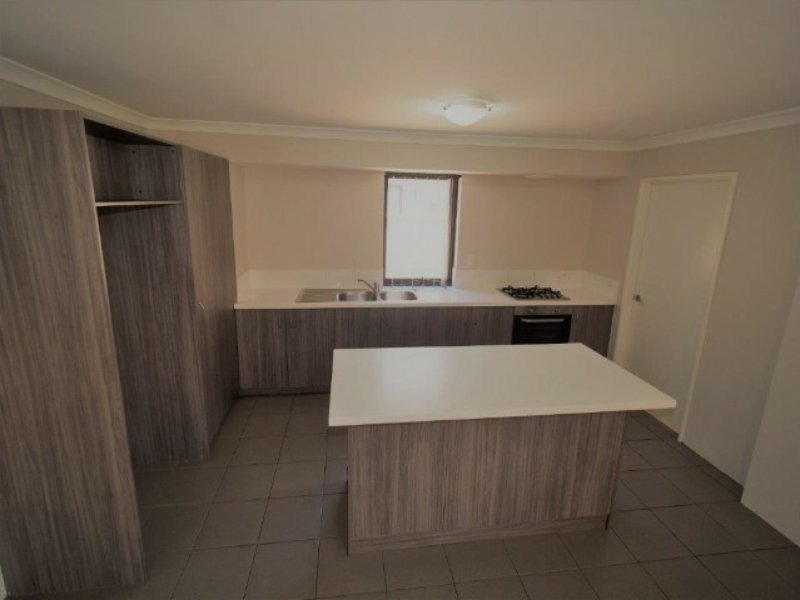 Photo - 16 Bunratty Link, Canning Vale WA 6155 - Image 4