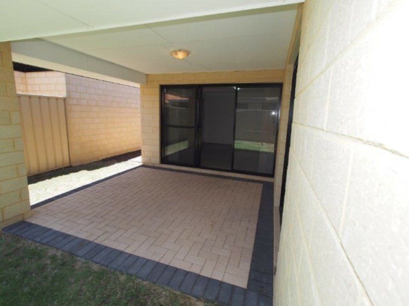 Photo - 16 Bunratty Link, Canning Vale WA 6155 - Image 6