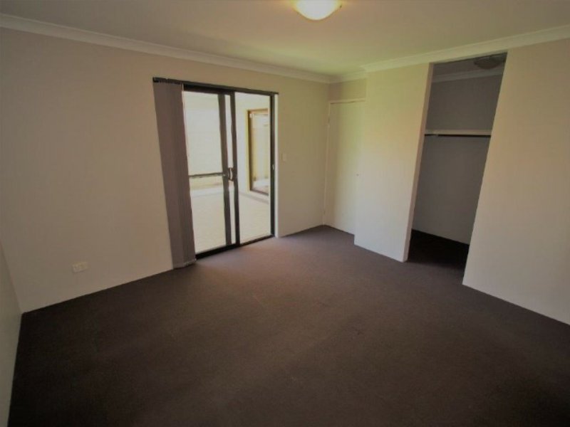 Photo - 16 Bunratty Link, Canning Vale WA 6155 - Image 10