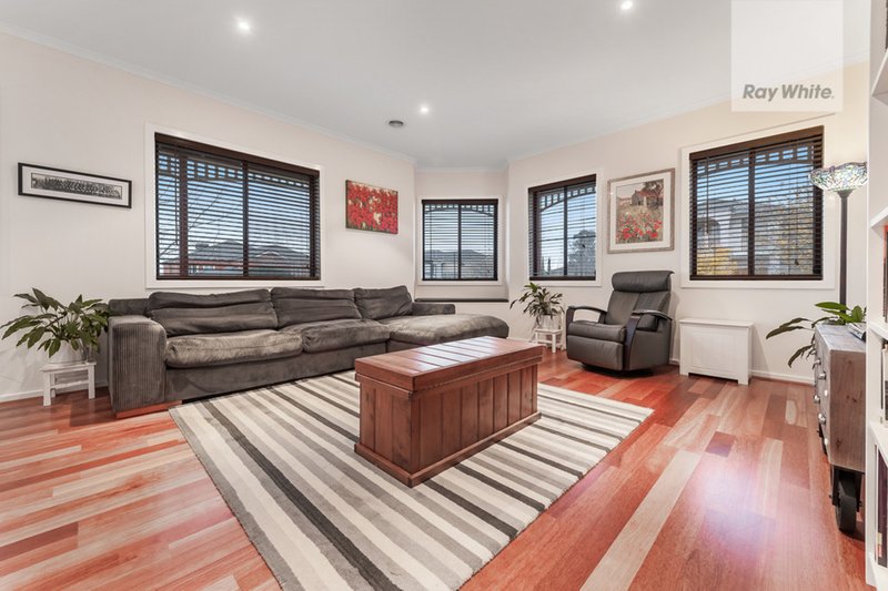 Photo - 16 Burniston Avenue, Craigieburn VIC 3064 - Image 4