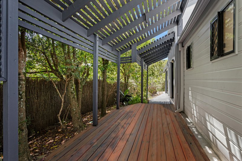 Photo - 1/6 Burrabee Street, Burleigh Heads QLD 4220 - Image 4