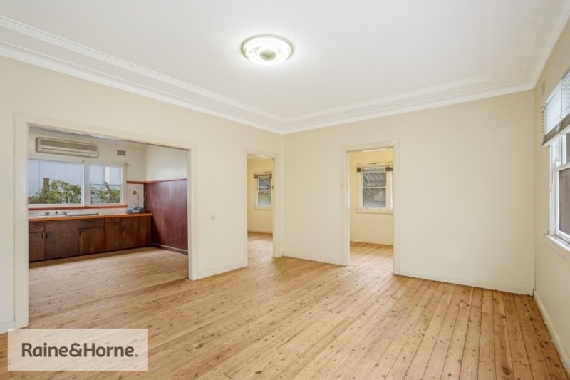 Photo - 16 Burrawang Street, Ettalong Beach NSW 2257 - Image 2