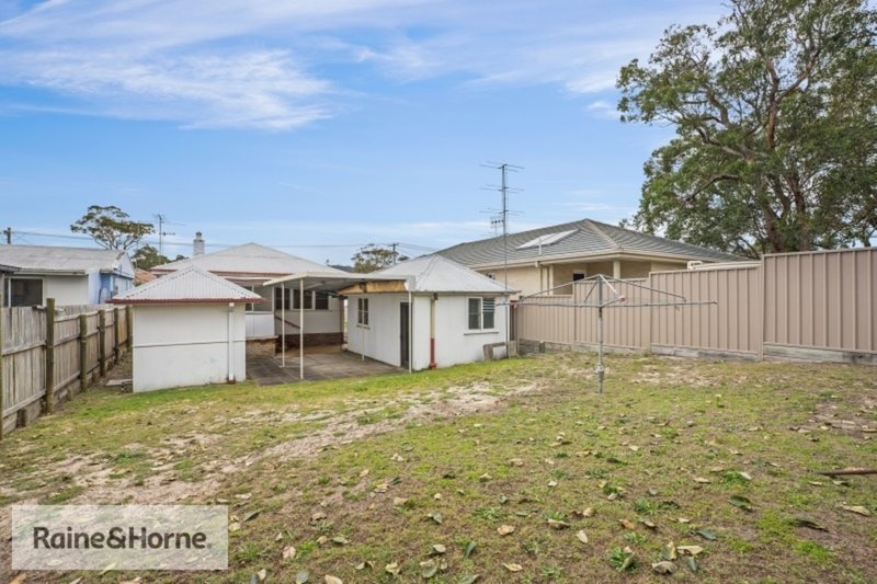 Photo - 16 Burrawang Street, Ettalong Beach NSW 2257 - Image 5